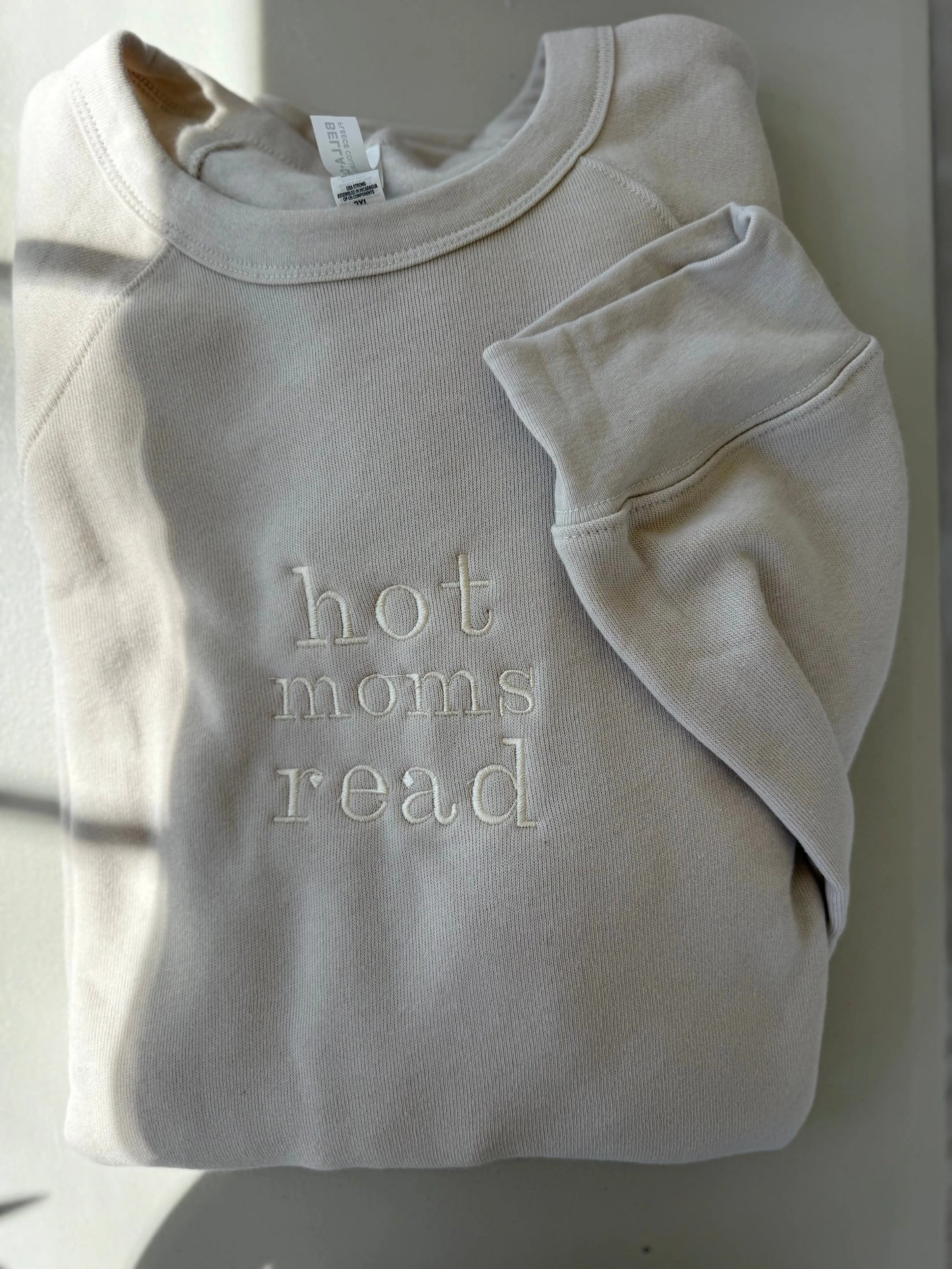 Hot moms read embroidered sweatshirt - Isla and Grace