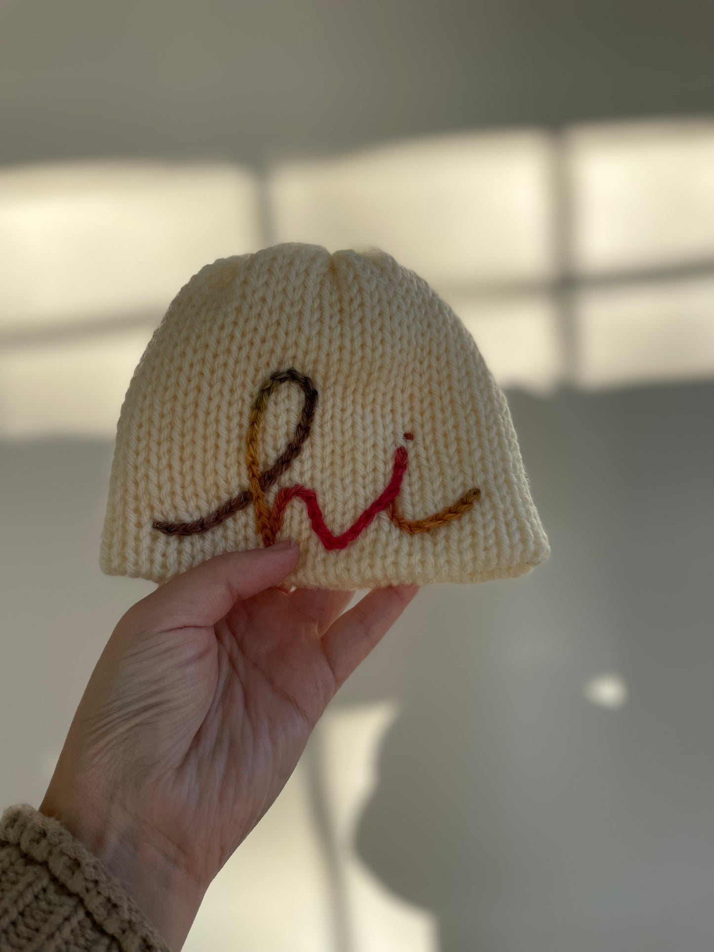 Embroidered Newborn "Hi" Hat